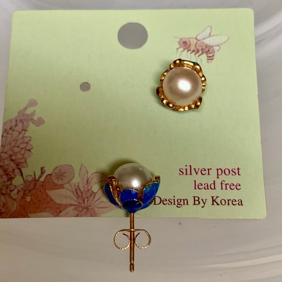 DESIGN BY KOREA PEARL & BLUE ENAMEL EARRINGS NWOT - Picture 4 of 8
